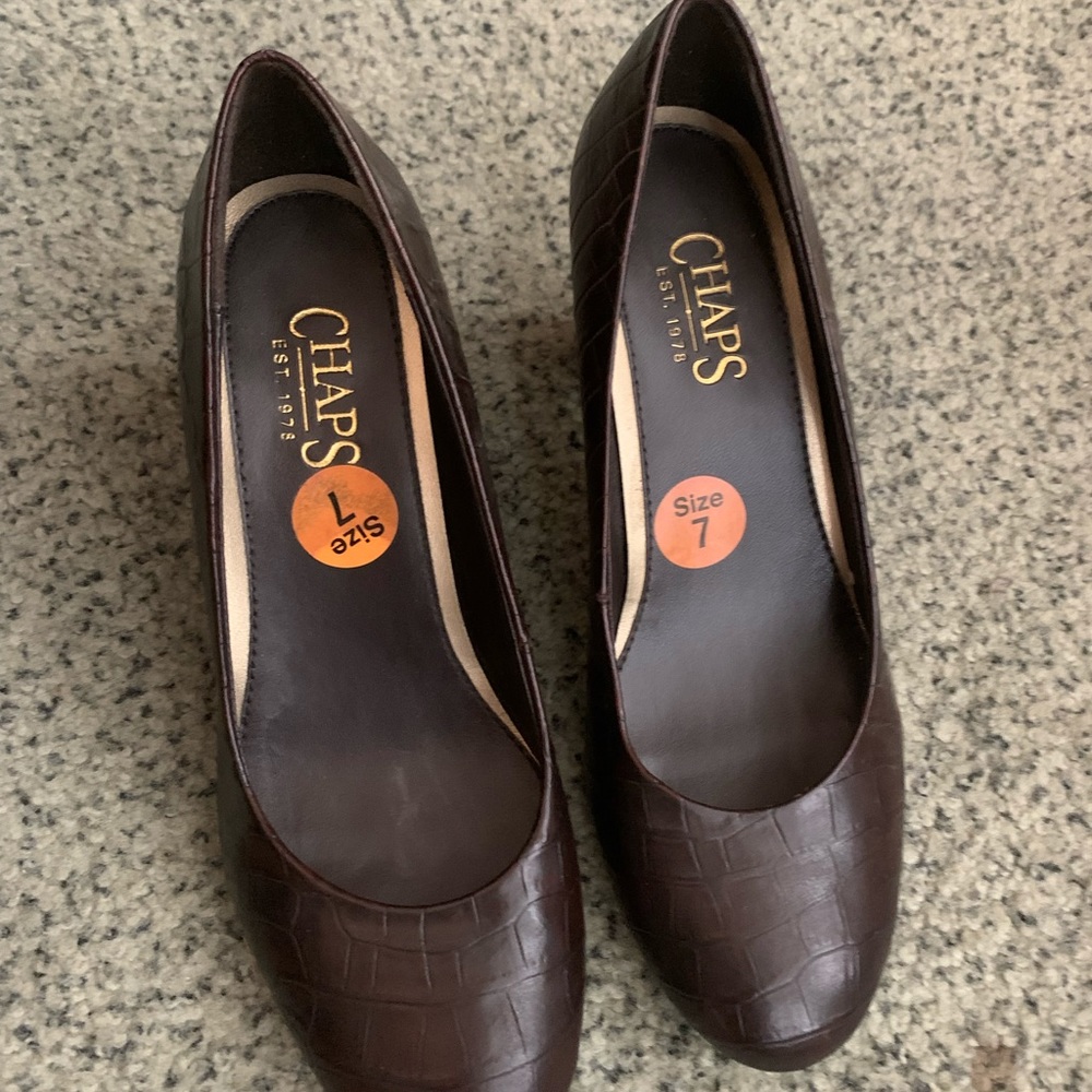 Cute Brown leather pumps